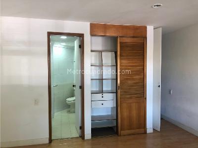 Apartamento de 1 alcoba en venta en La Aguacatala, Medellín, 65 m² · foto 6 de 20