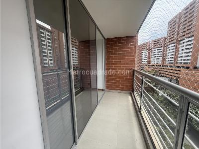 Apartamento de 3 alcobas en arriendo en Cumbres, Envigado, 104 m² · foto 2 de 20