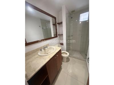 Apartamento de 3 alcobas en arriendo en Cumbres, Envigado, 104 m² · foto 12 de 20