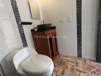 Apartamento de 3 alcobas en arriendo en Florida Norteamerica, Bello, 61 m² · foto 12 de 20