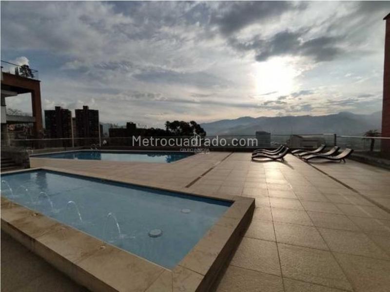 Modern 3BR Apartment in Castropol, El Poblado