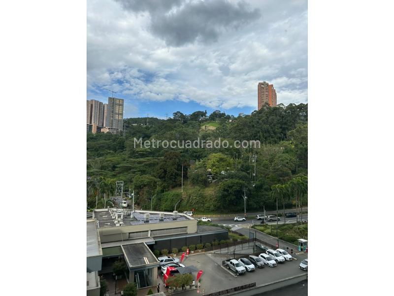 Modern 3BR Apartment in Castropol, El Poblado - 3