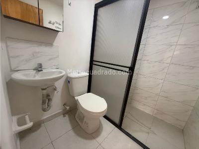 Apartamento de 2 alcobas en arriendo en La Pilarica, Medellín, 65 m² · foto 6 de 14