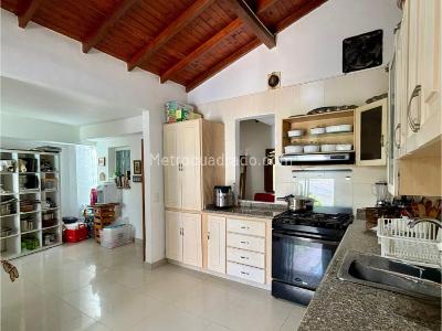 Casa de 4 alcobas en venta en Villa Campestre, Barranquilla, 300 m² · foto 6 de 8