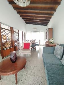Casa de 5 alcobas en venta en Laureles, Medellín, 300 m² · foto 3 de 20