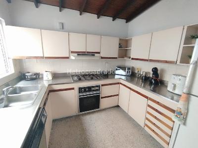 Casa de 5 alcobas en venta en Laureles, Medellín, 300 m² · foto 6 de 20