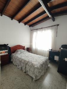 Casa de 5 alcobas en venta en Laureles, Medellín, 300 m² · foto 13 de 20