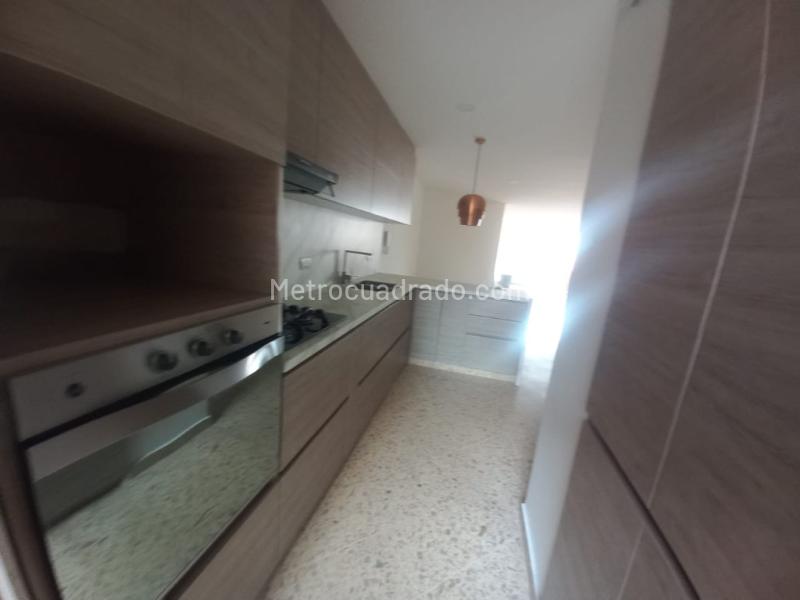 Apartamento Elegante de 3 Alcobas en Laureles - 8