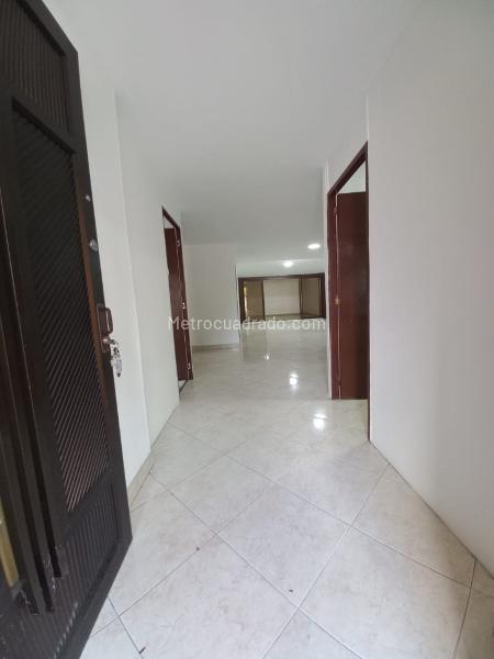 Casa Impresionante de 5 Alcobas con Parqueadero en El Velódromo - 3