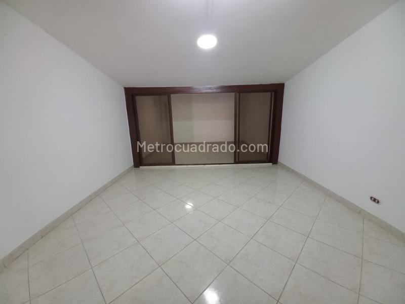 Casa Impresionante de 5 Alcobas con Parqueadero en El Velódromo - 8