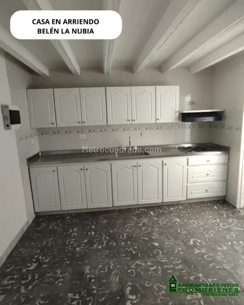 Casa amplia de 4 Alcobas con Garaje en La Nubia