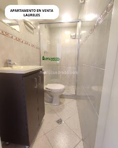 Apartamento de 2 alcobas en venta en Laureles, Medellín, 73 m² · foto 2 de 12