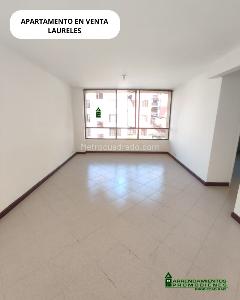Apartamento de 2 alcobas en venta en Laureles, Medellín, 73 m² · foto 3 de 12