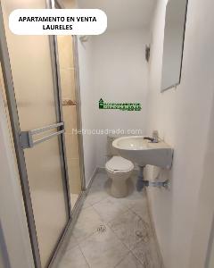 Apartamento de 2 alcobas en venta en Laureles, Medellín, 73 m² · foto 10 de 12