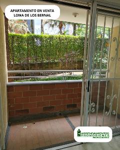 Apartamento de 3 alcobas en venta en Belen Loma De Los Bernal, Medellín, 77 m² · foto 8 de 18