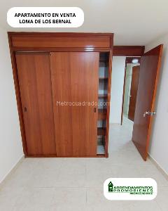 Apartamento de 3 alcobas en venta en Belen Loma De Los Bernal, Medellín, 77 m² · foto 9 de 18