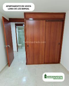 Apartamento de 3 alcobas en venta en Belen Loma De Los Bernal, Medellín, 77 m² · foto 11 de 18