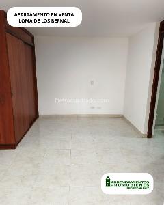 Apartamento de 3 alcobas en venta en Belen Loma De Los Bernal, Medellín, 77 m² · foto 13 de 18