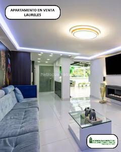 Apartamento de 3 alcobas en venta en Laureles, Medellín, 202 m² · foto 4 de 14