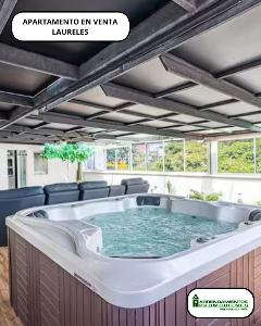 Apartamento de 3 alcobas en venta en Laureles, Medellín, 202 m² · foto 8 de 14