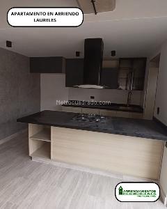 Apartamento de 2 alcobas en arriendo en Laureles, Medellín, 85 m² · foto 2 de 13