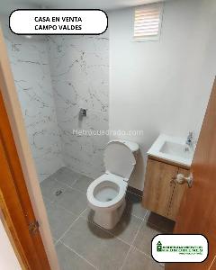Casa de 3 alcobas en venta en Campo Valdes 1, Medellín, 75 m² · foto 2 de 9