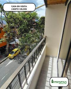 Casa de 3 alcobas en venta en Campo Valdes 1, Medellín, 75 m² · foto 4 de 9