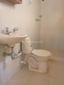 Casa de 5 alcobas en arriendo en La Floresta, Medellín, 230 m² · foto 11 de 20