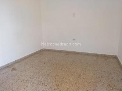 Casa de 5 alcobas en arriendo en La Floresta, Medellín, 230 m² · foto 6 de 20