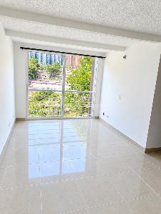 Apartamento de 3 alcobas en arriendo en Rodeo Alto, Medellín, 75 m² · foto 2 de 11