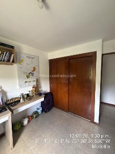 Apartamento en venta en La Castellana, Medellín · foto 8 de 19