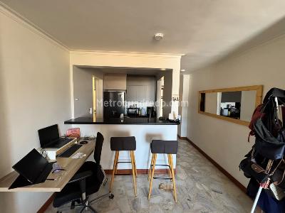 Apartaestudio en arriendo en La Castellana, Medellín, 58 m² · foto 3 de 14