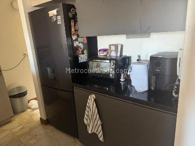 Apartaestudio en arriendo en La Castellana, Medellín, 58 m² · foto 5 de 14