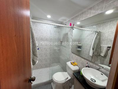 Apartaestudio en arriendo en La Castellana, Medellín, 58 m² · foto 10 de 14