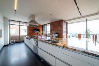 Apartamento de 5 alcobas en venta en Chico Norte, Bogotá, 1150 m² · foto 7 de 20