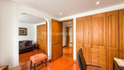 Apartamento de 3 alcobas en venta en Santa Barbara Occidental, Bogotá, 148 m² · foto 13 de 20