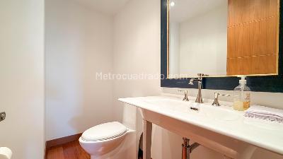 Apartamento de 2 alcobas en venta en Los Rosales, Bogotá, 152 m² · foto 14 de 20