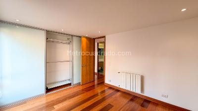 Apartamento de 2 alcobas en venta en Los Rosales, Bogotá, 152 m² · foto 17 de 20