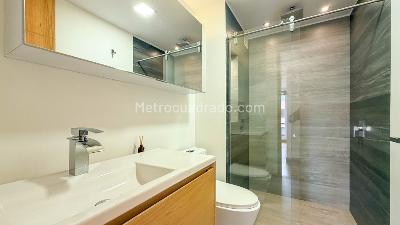 Apartamento de 2 alcobas en venta en Los Rosales, Bogotá, 152 m² · foto 18 de 20