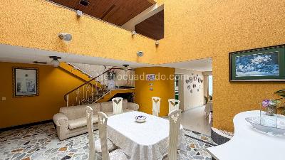 Casa de 4 alcobas en venta en Los Cedros, Bogotá, 390 m² · foto 3 de 20