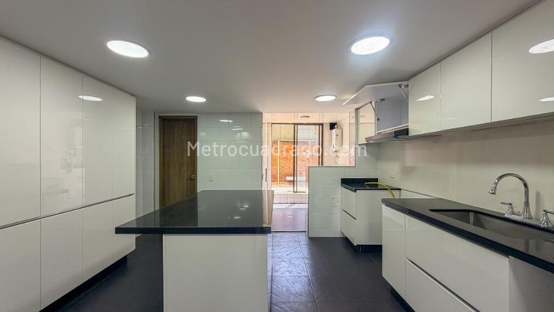 Piso – Bogotá, Chicó Lago - Más