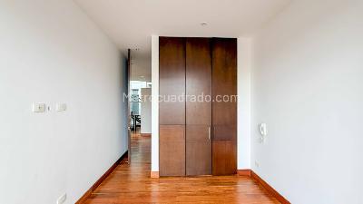 Apartamento de 3 alcobas en venta en Chico Norte, Bogotá, 230 m² · foto 11 de 20