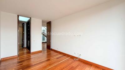 Apartamento de 3 alcobas en venta en Chico Norte, Bogotá, 230 m² · foto 7 de 20