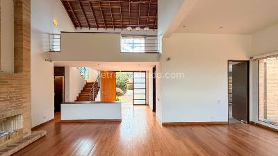 Casa de 5 alcobas en venta en Hacienda San Simon Pl, Bogotá · foto 3 de 20