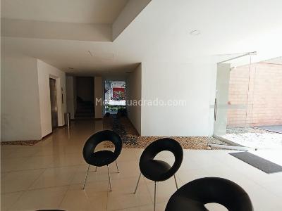 Apartamento en venta en Los Colores, Medellín · foto 2 de 20