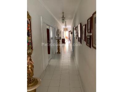 Casa de 5 alcobas en venta en Los Laureles, Montería, 450 m² · foto 10 de 19