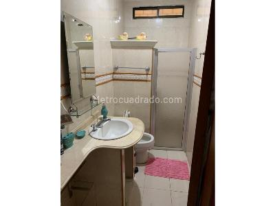 Casa de 5 alcobas en venta en Los Laureles, Montería, 450 m² · foto 12 de 19