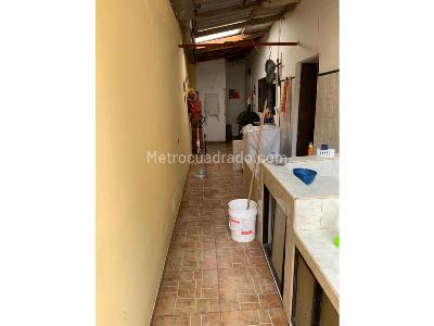 Casa de 5 alcobas en venta en Los Laureles, Montería, 450 m² · foto 14 de 19
