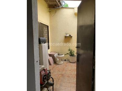 Casa de 5 alcobas en venta en Los Laureles, Montería, 450 m² · foto 16 de 19