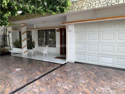 Casa de 5 alcobas en venta en Los Laureles, Montería, 450 m² · foto 3 de 19